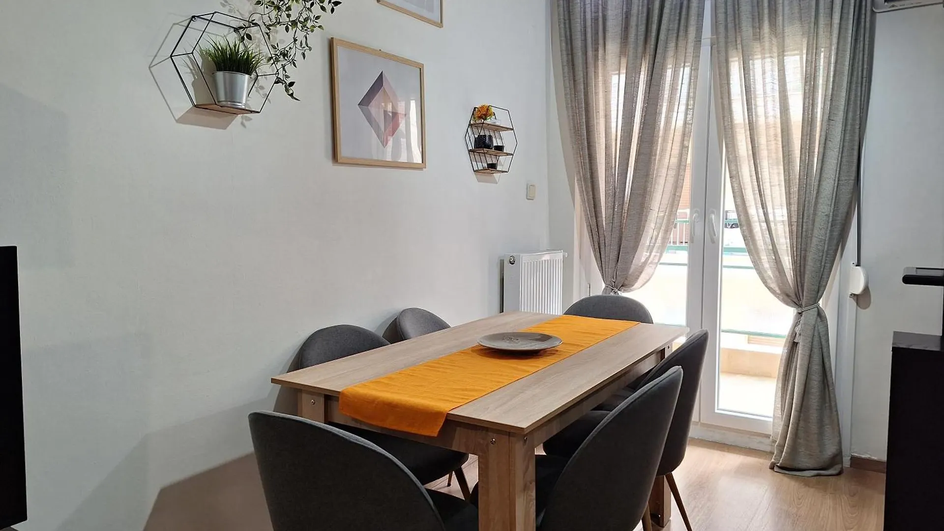 Cozy Apartment In The City Center Thessaloniki Greece