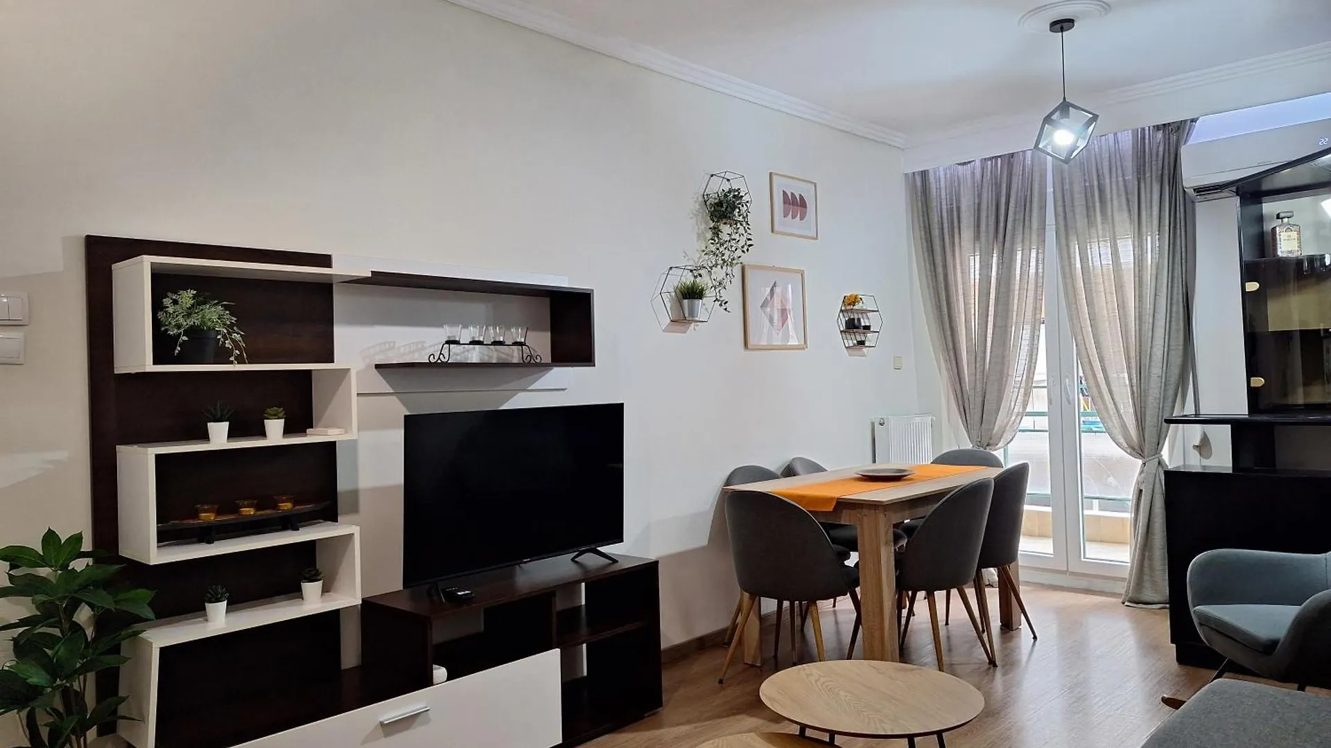 Cozy Apartment In The City Center Thessaloniki Greece